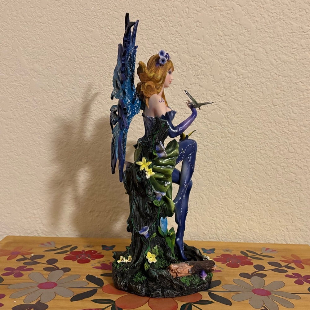 FC Design Blue Spring Fairy w/ Hummingbird Statue - Picture 2 of 8